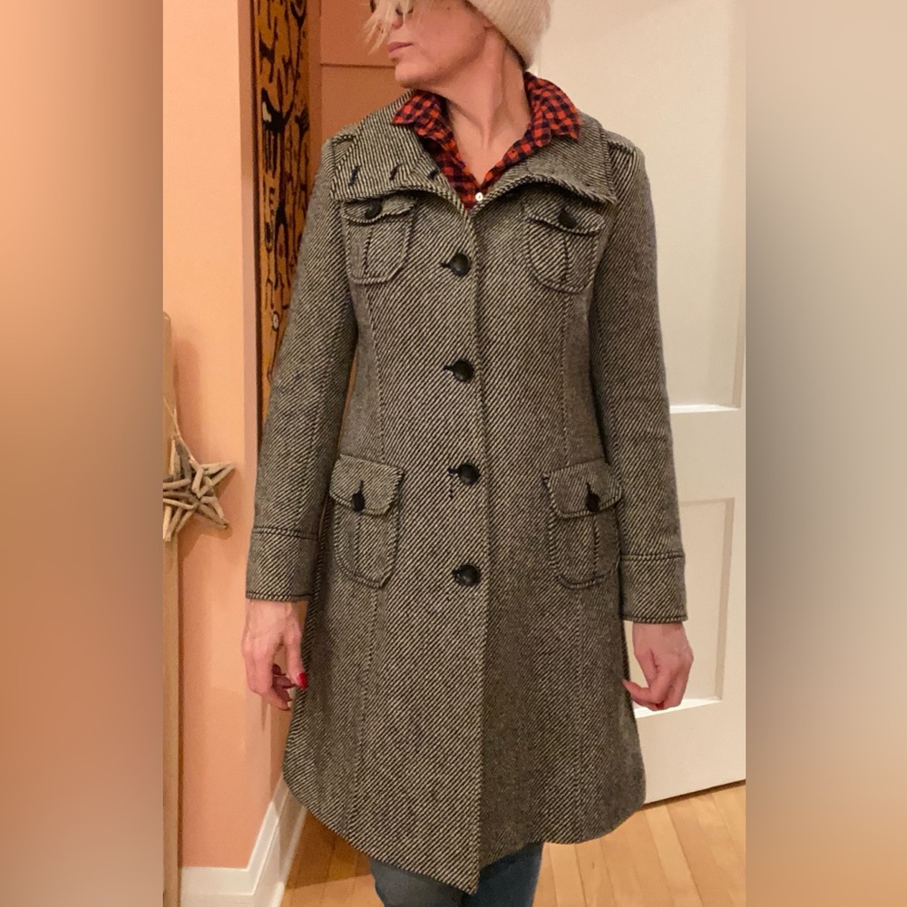 Wool coat with charming bunny appliqué back. Upcycled into fabulousness! Size 4 - Picture 4 of 12
